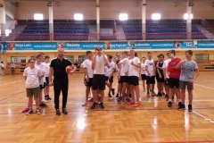 received_326056098126693_1543154196821